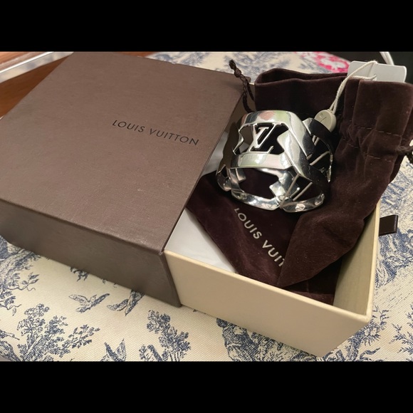 Authentic Louis Vuitton silver bangle - Picture 5 of 5